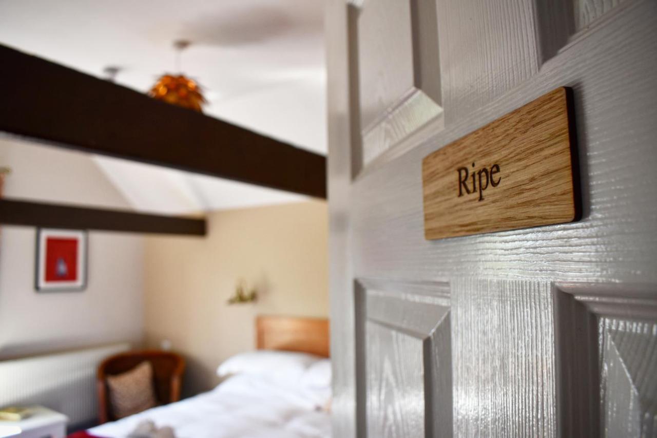 The Roebuck * Laughton (East Sussex)